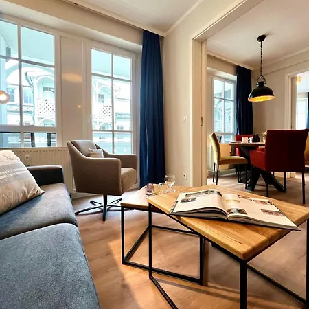 Moderne Mit Balkon In Apartment