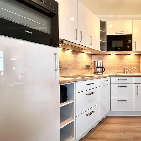 Moderne Mit Balkon In * Sellin (Rugen)
