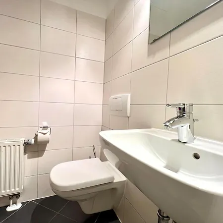 Apartment Moderne Mit Balkon In *